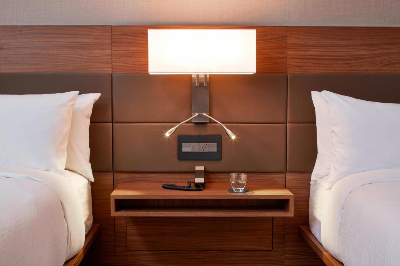 Ac Hotel By Marriott Minneapolis Downtown Extérieur photo
