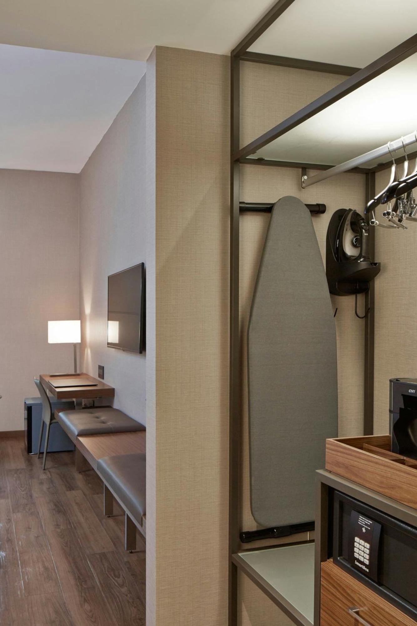 Ac Hotel By Marriott Minneapolis Downtown Extérieur photo